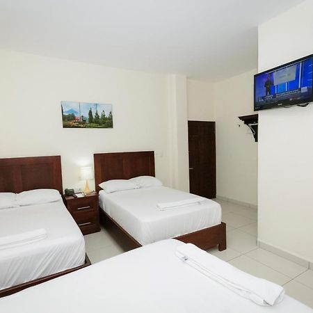 Hotel Mediterraneo Inn Santa Rosa de Lima Exteriör bild