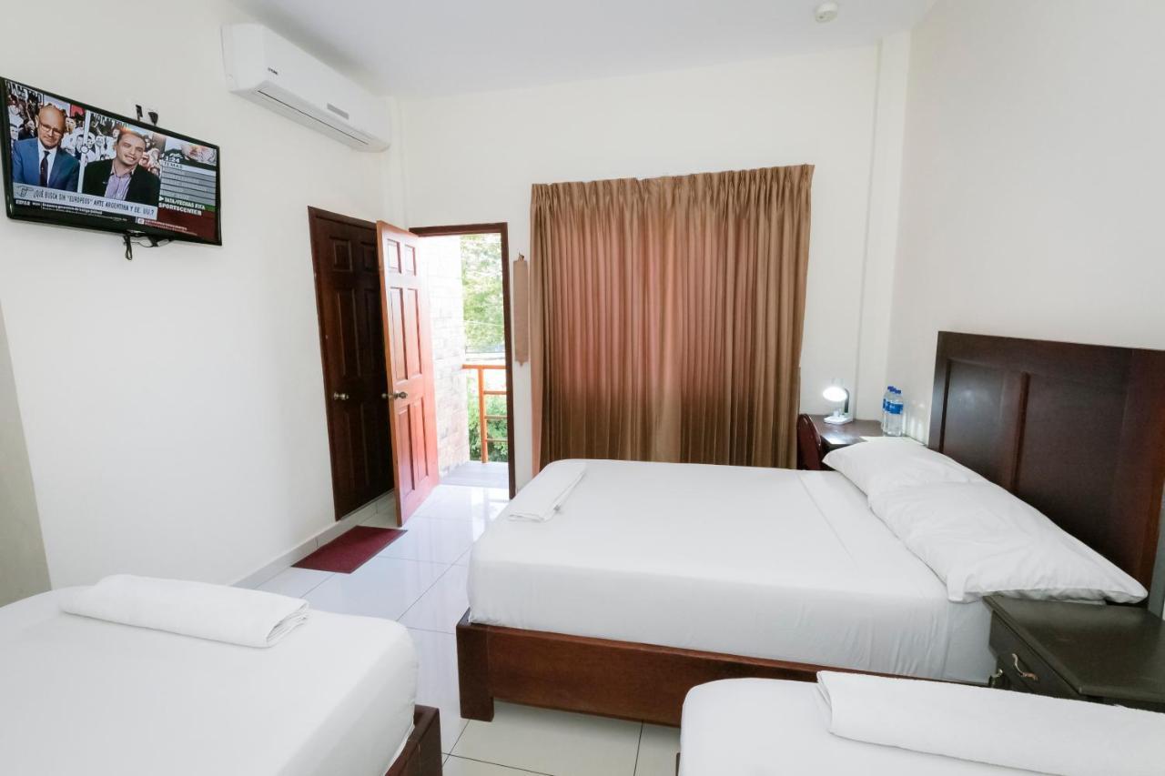 Hotel Mediterraneo Inn Santa Rosa de Lima Exteriör bild