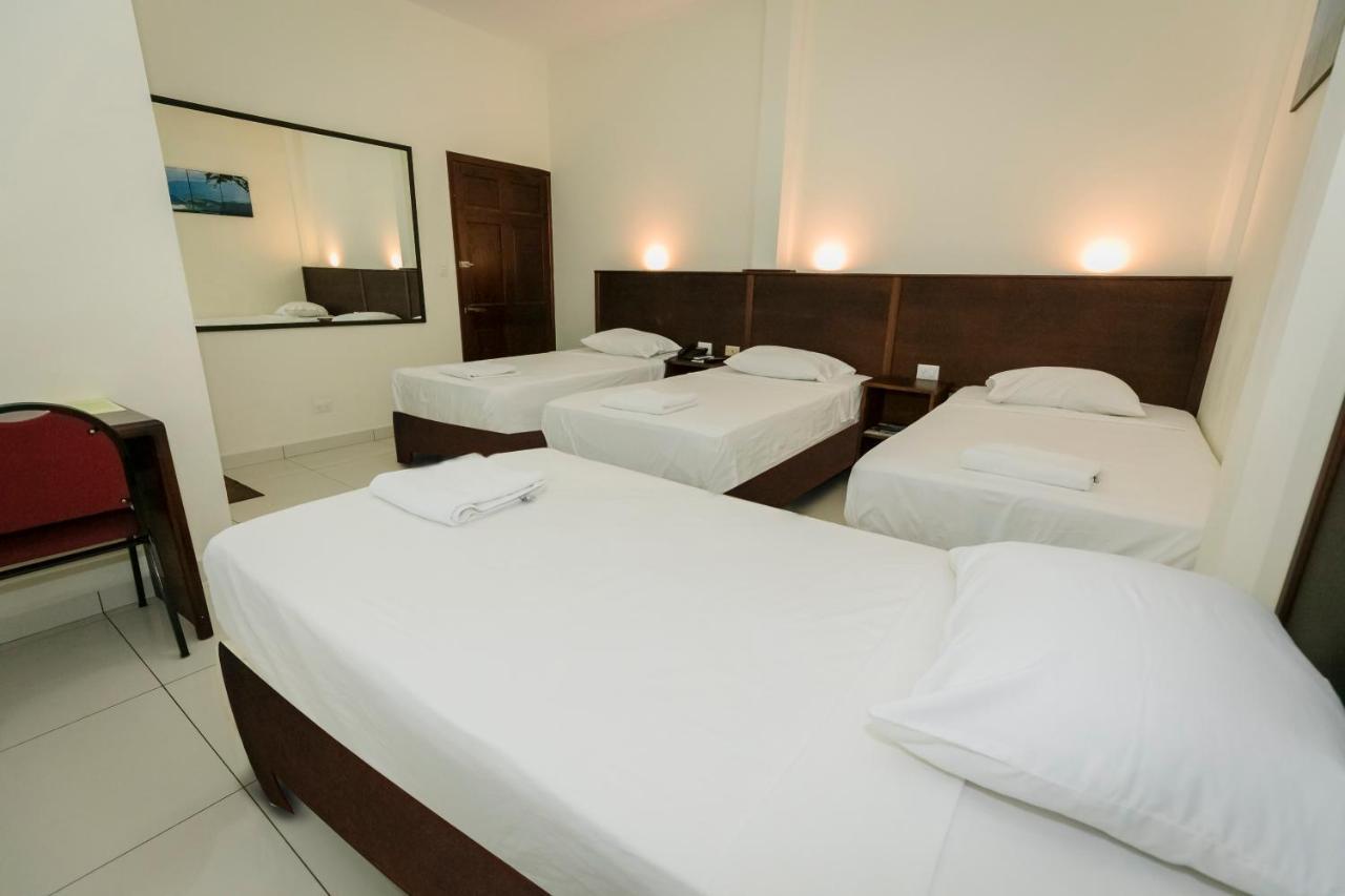 Hotel Mediterraneo Inn Santa Rosa de Lima Exteriör bild