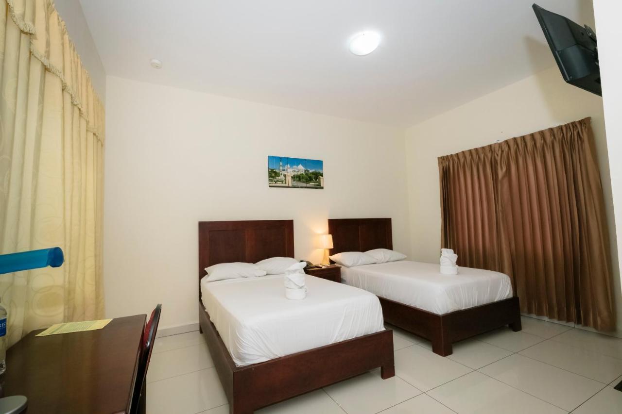 Hotel Mediterraneo Inn Santa Rosa de Lima Exteriör bild