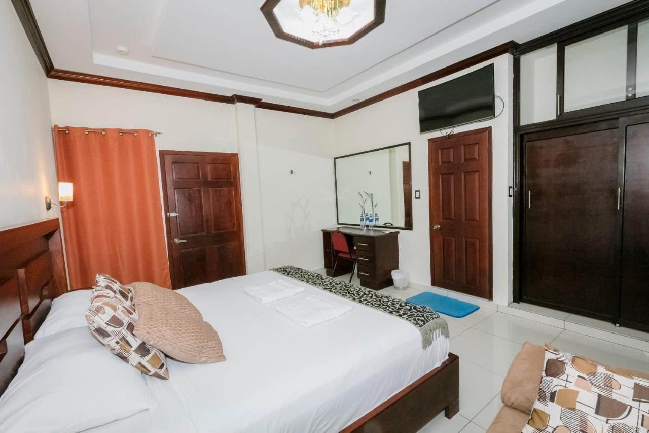 Hotel Mediterraneo Inn Santa Rosa de Lima Exteriör bild