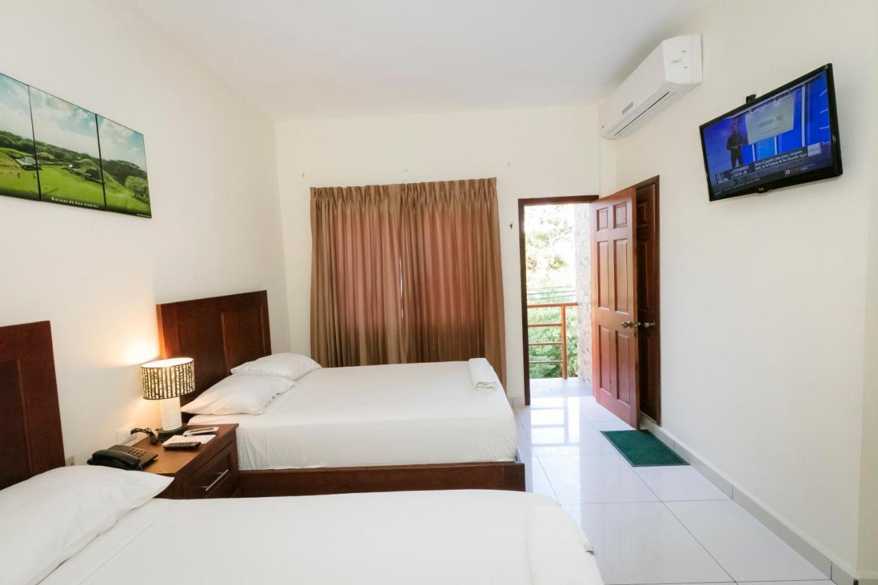 Hotel Mediterraneo Inn Santa Rosa de Lima Exteriör bild